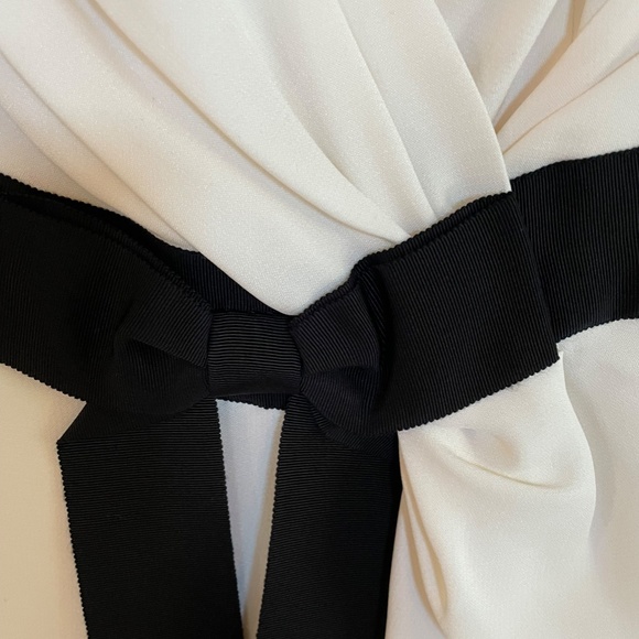 NWT white crepe top with a black ribbon sash - Picture 3 of 4